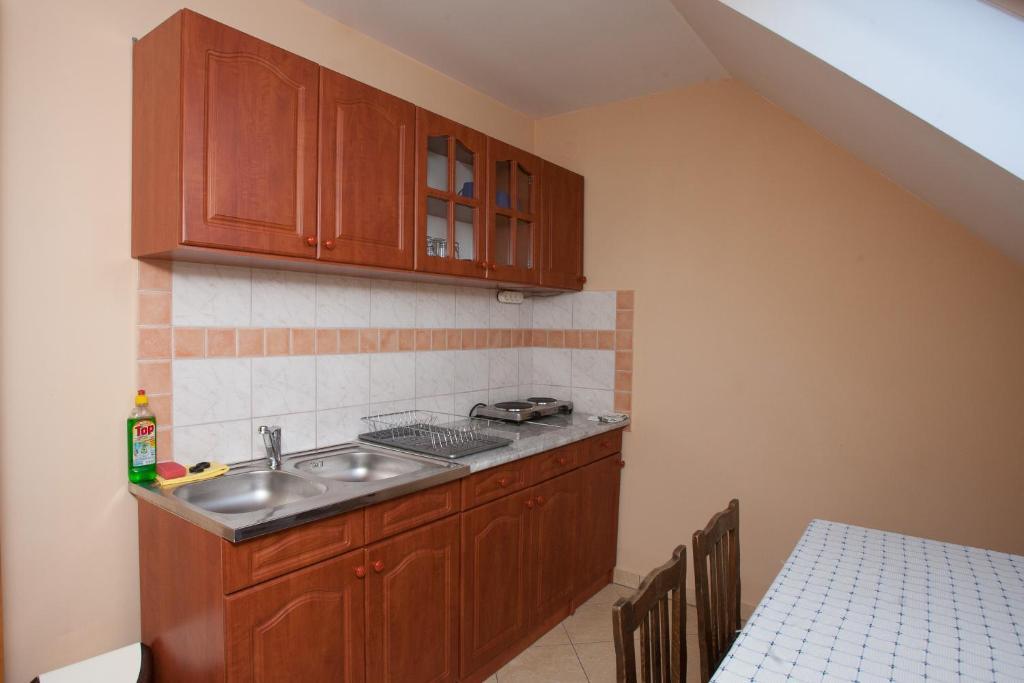 Paratlan Apartmanhaz Szilvásvárad الغرفة الصورة